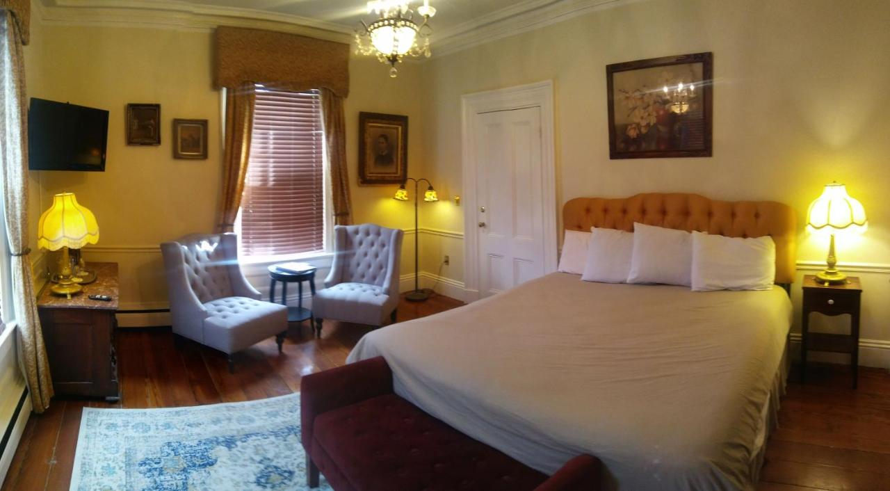 | Inn on Bellevue