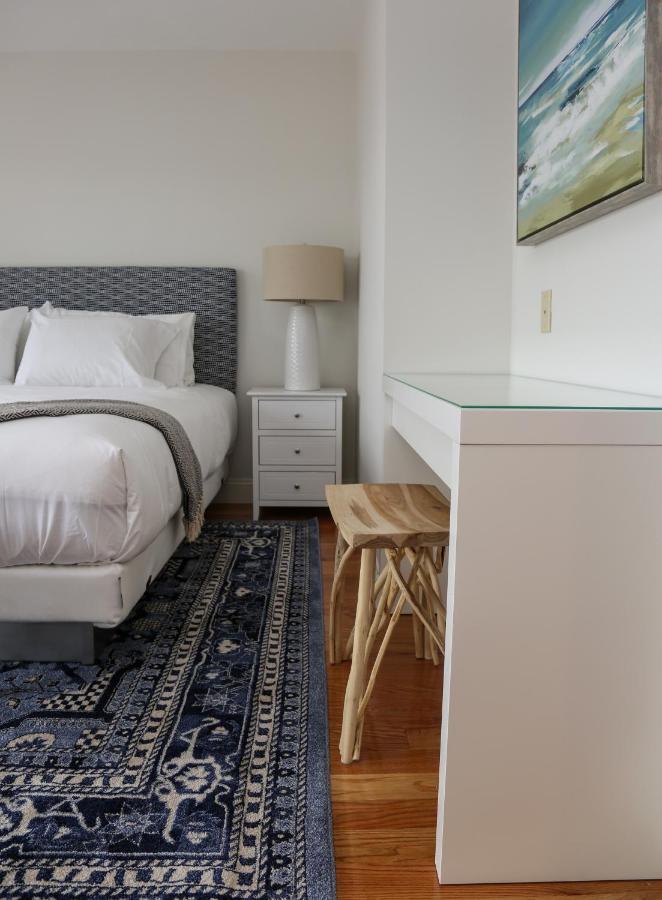 | The Sea Breeze Inn