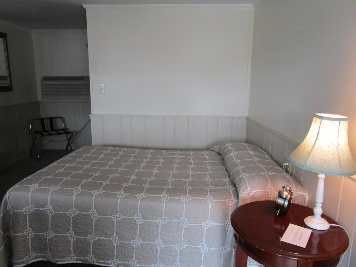  | Shea's Riverside Inn & Motel