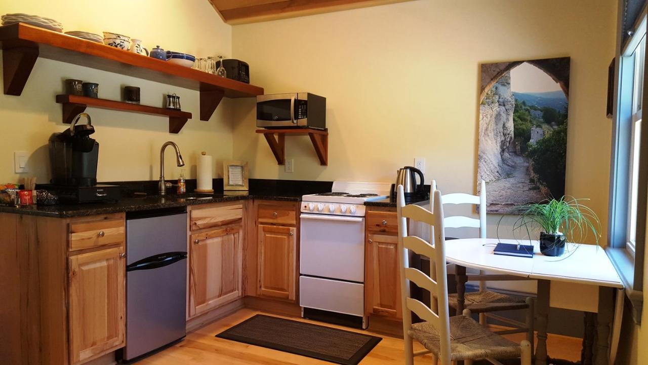 | Hummingbird Inn