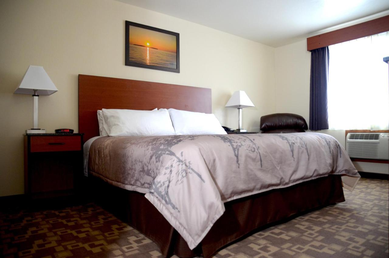 | North Star Hotel Pictured Rocks