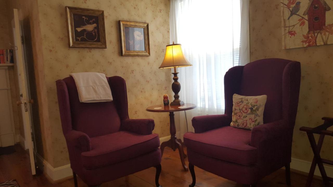 | Hummingbird Inn