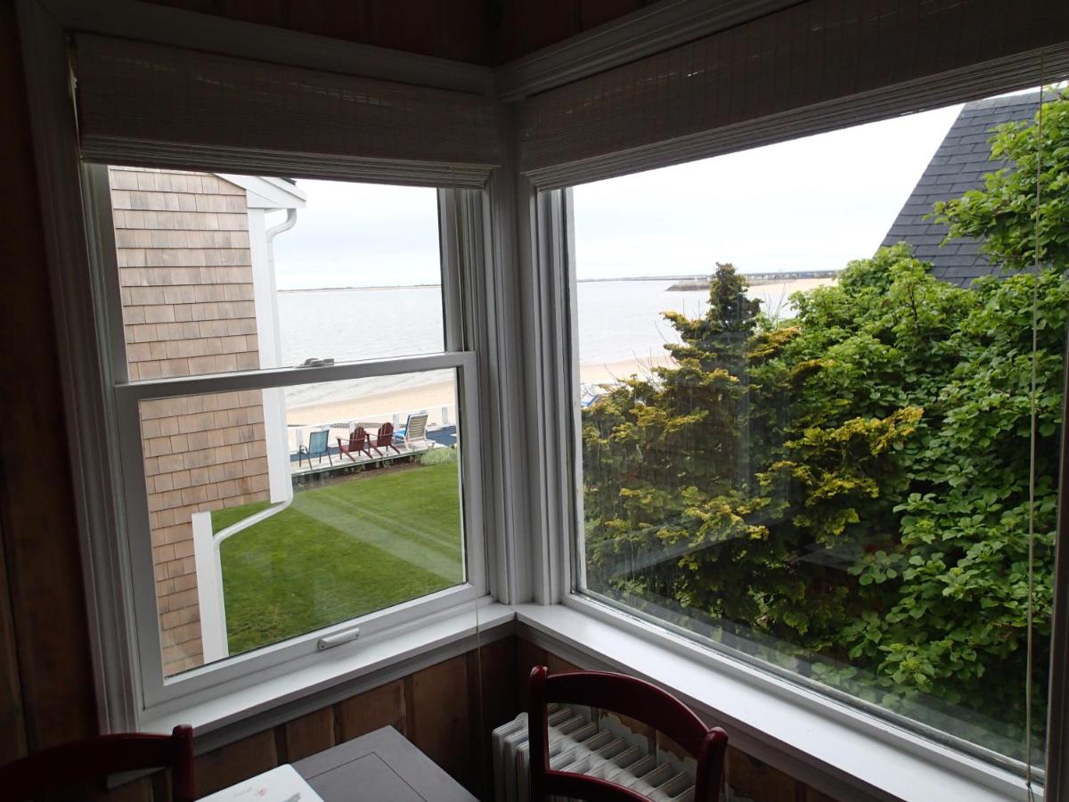 Two-Bedroom Suite Second Level with Sea View at The Masthead Resort