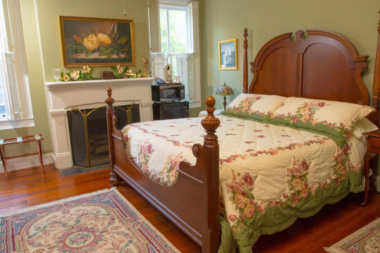 | Olde Town Inn