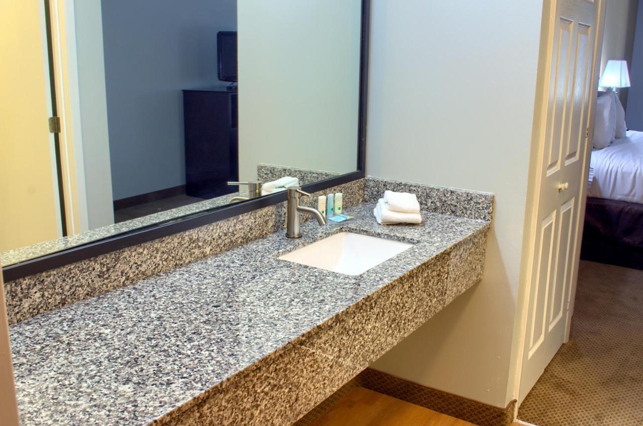 King Room - Non-Smoking at Quality Inn Gulf Shores Airport