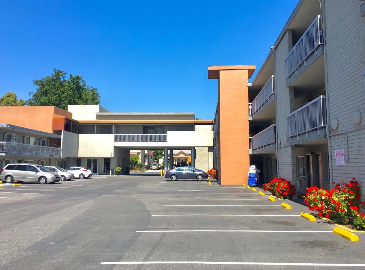 | Pacific Motor Inn