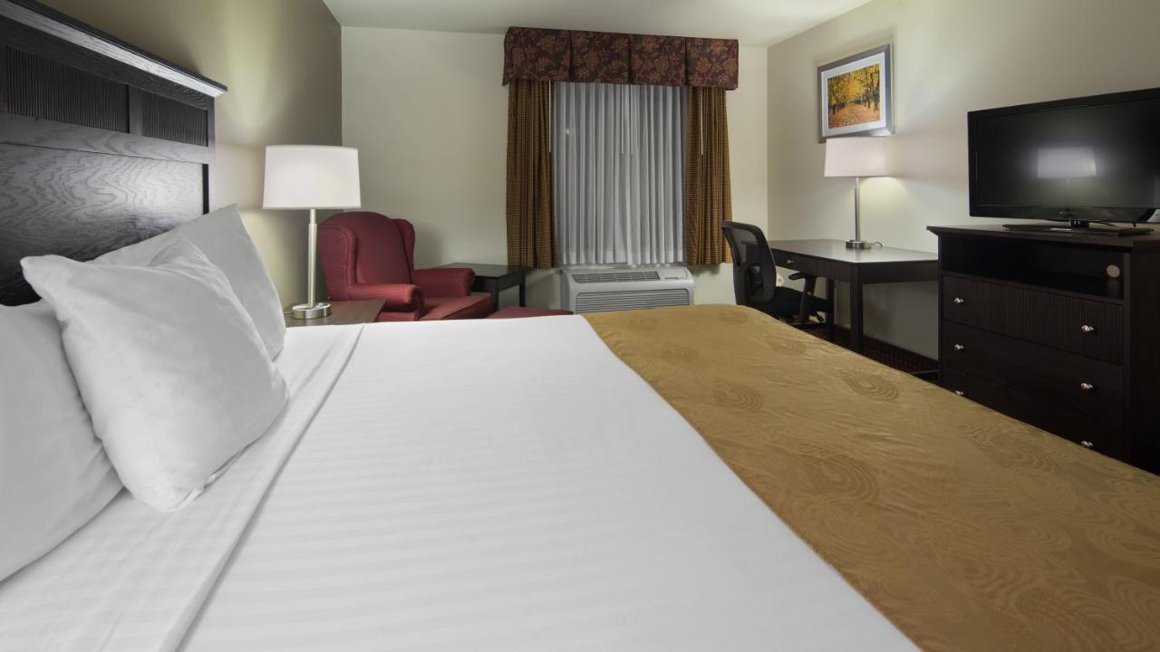 Room #37514012 at Best Western Legacy Inn & Suites Beloit/South Beloit