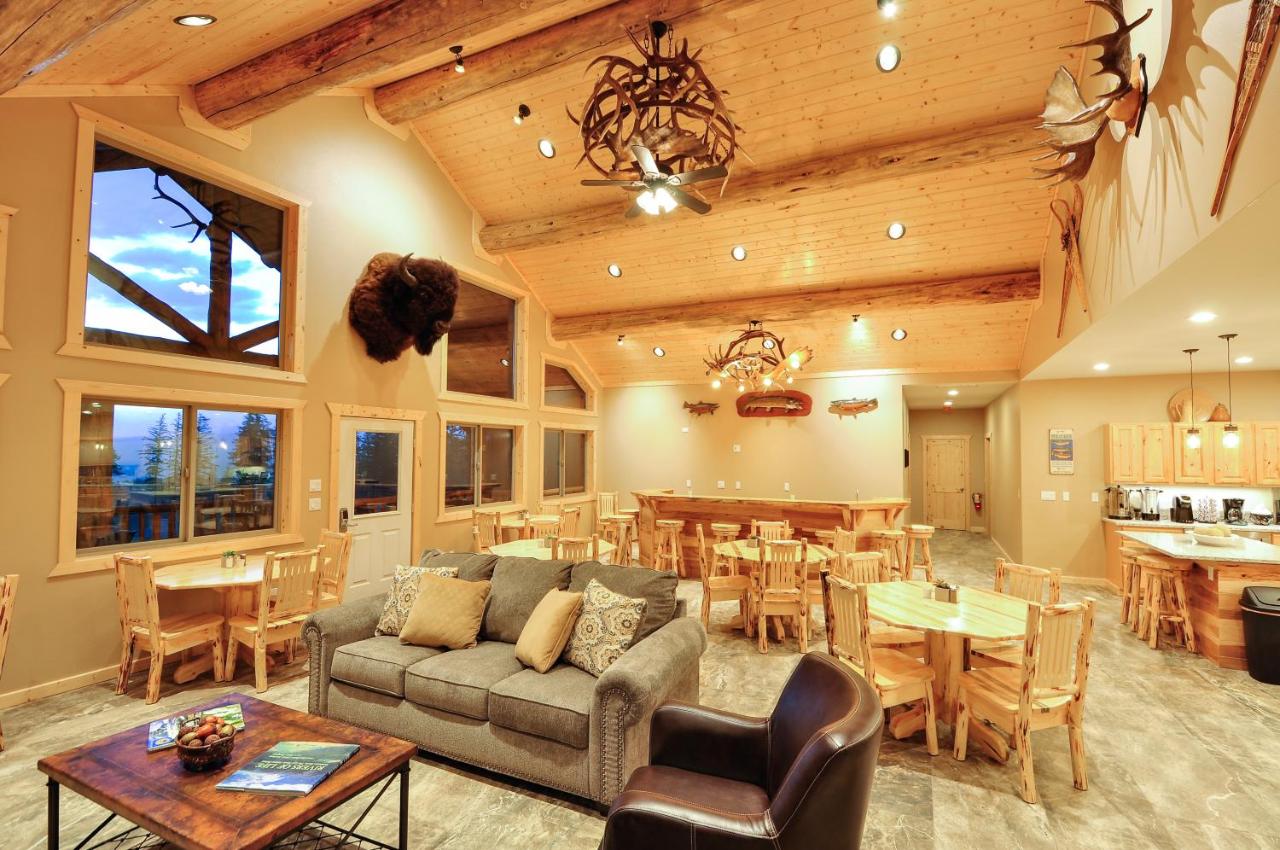 | Glacier Outdoor Center