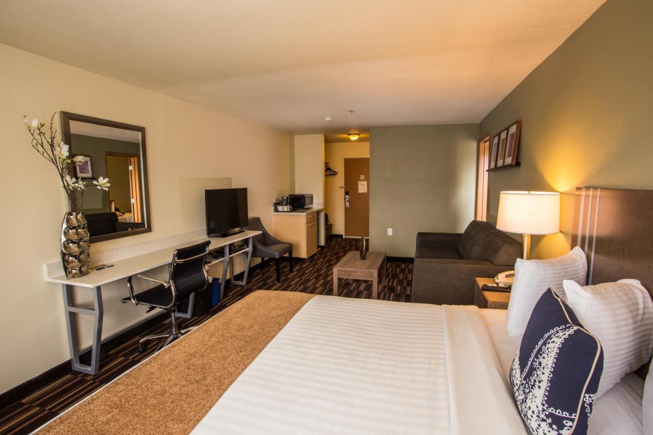 Family Suite at Inn at Wecoma