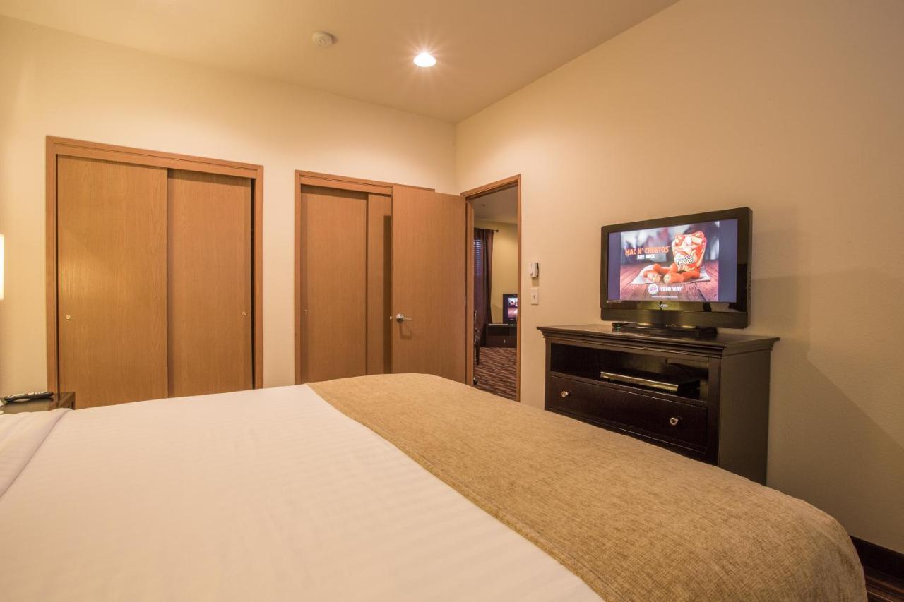 Executive Suite at Inn at Wecoma