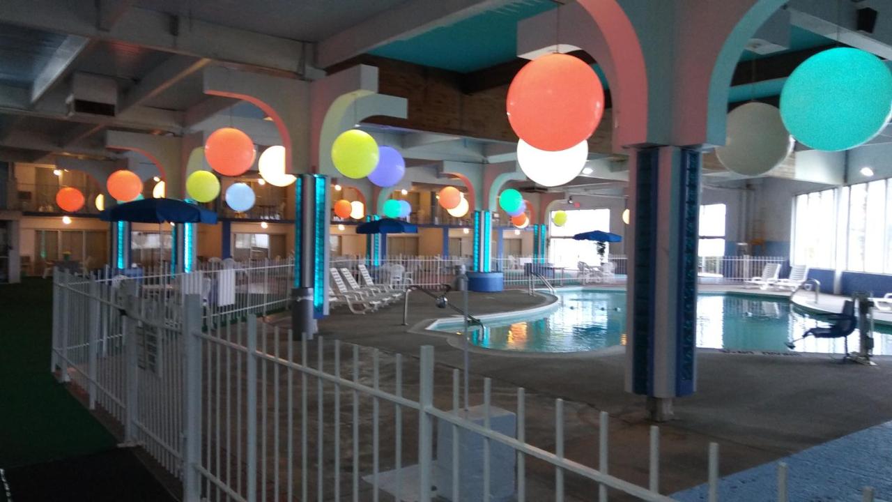 | Howard Johnson by Wyndham Benton Harbor