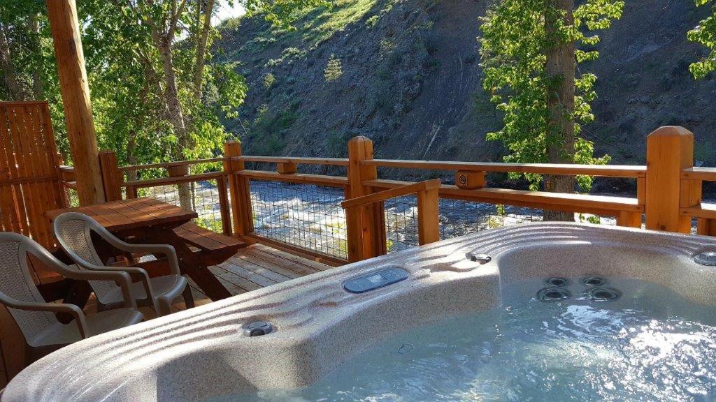 | River's Edge Resort