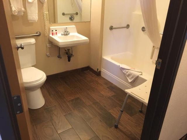 Queen Room - Disability Access/Non-Smoking at Days Inn by Wyndham Hurricane/Zion National Park Area