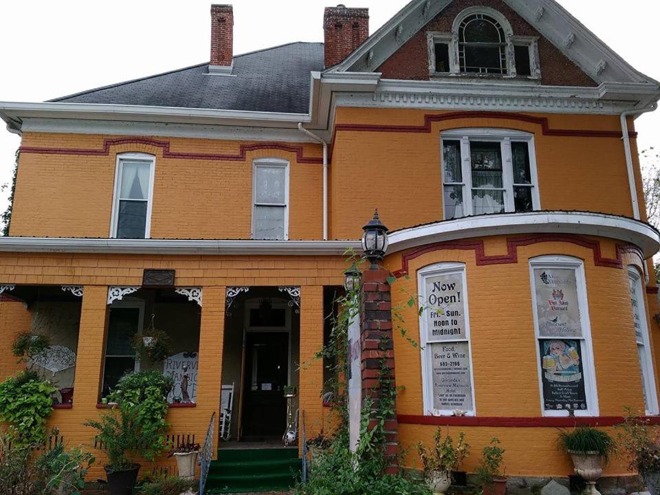 | Riverview Mansion Hotel