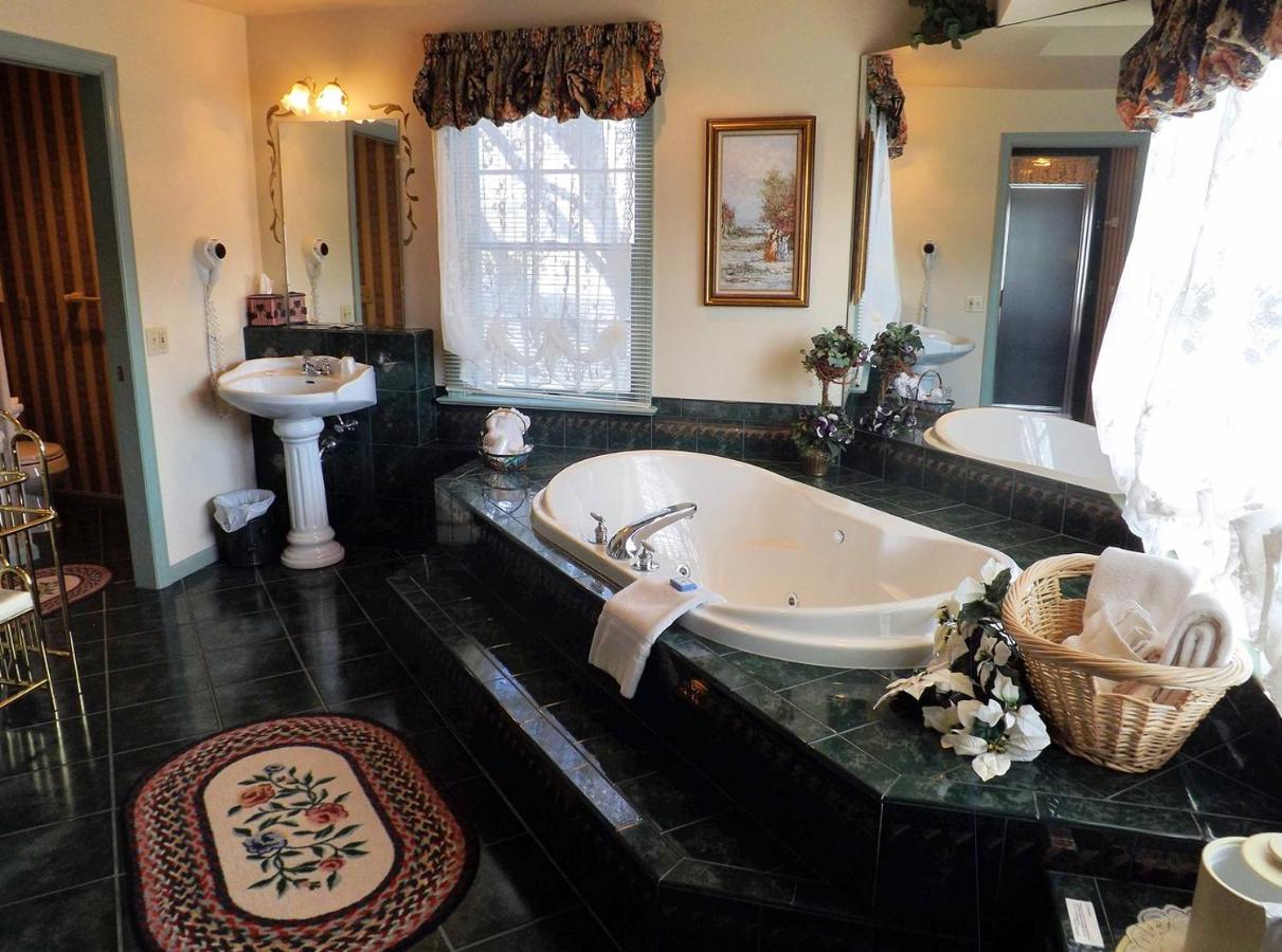 | West Ridge Bed & Breakfast