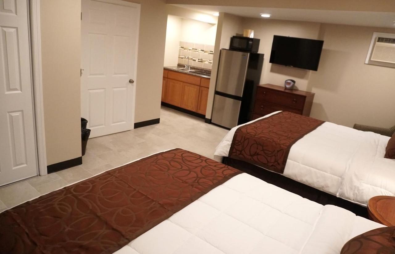 Deluxe Junior Suite at Beachside Resort