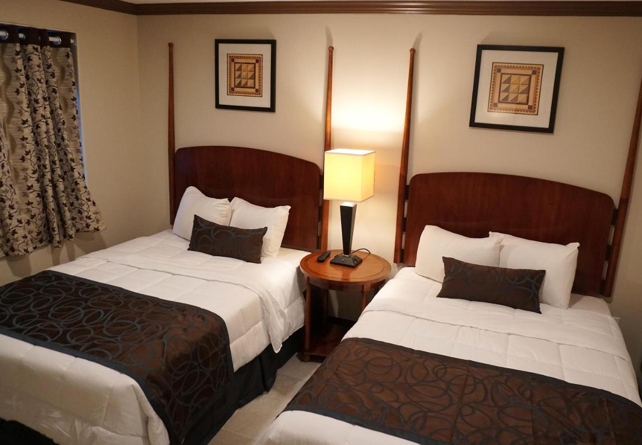 Deluxe Junior Suite at Beachside Resort