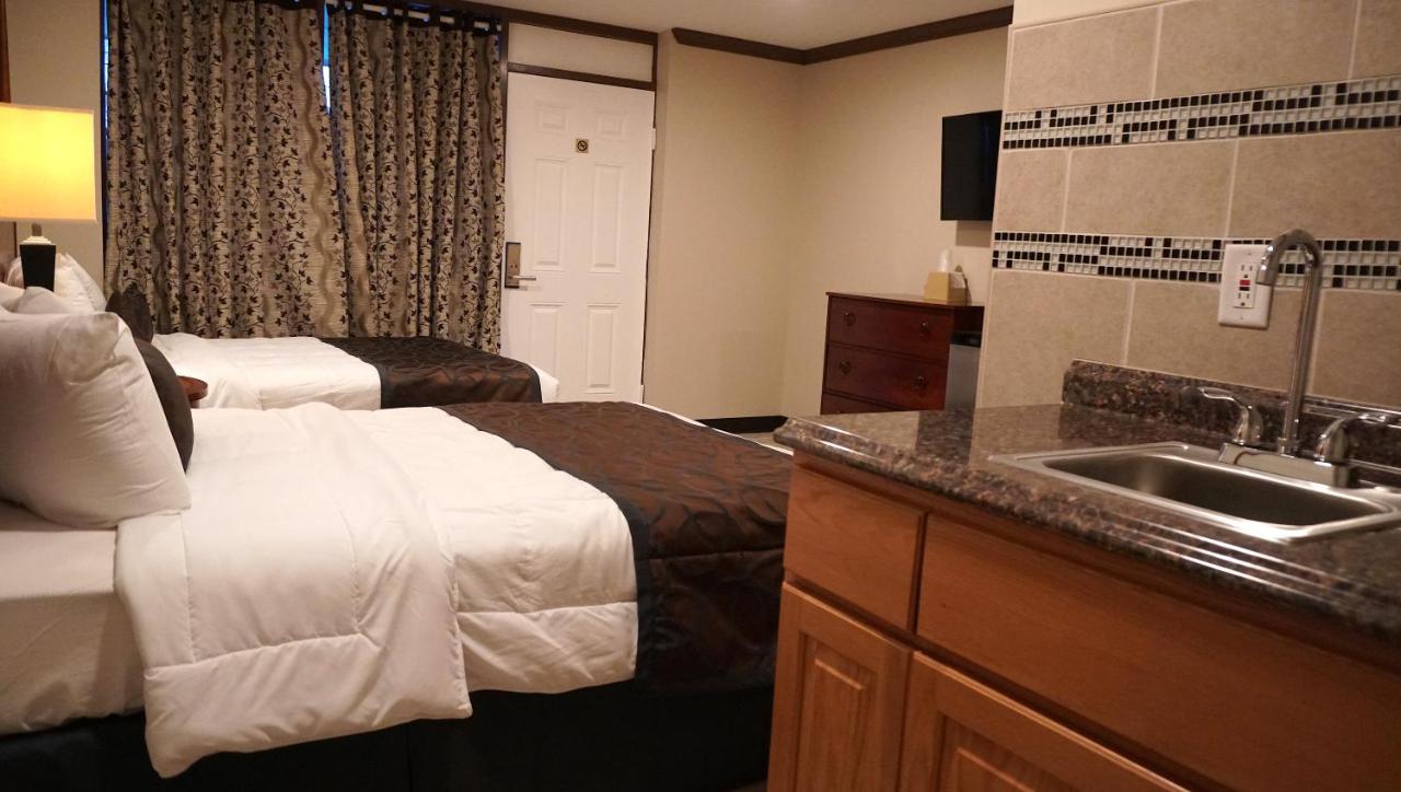 Double Room with Pool View at Beachside Resort