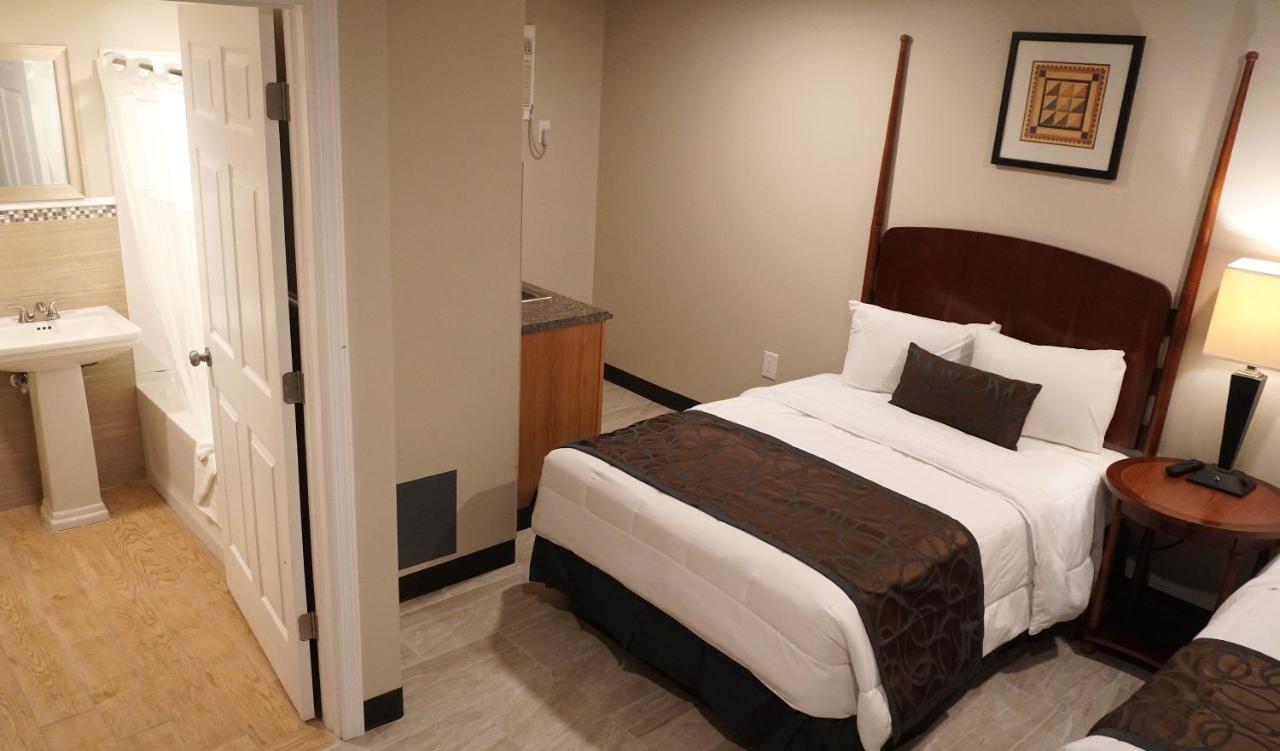 Double Room with Pool View at Beachside Resort