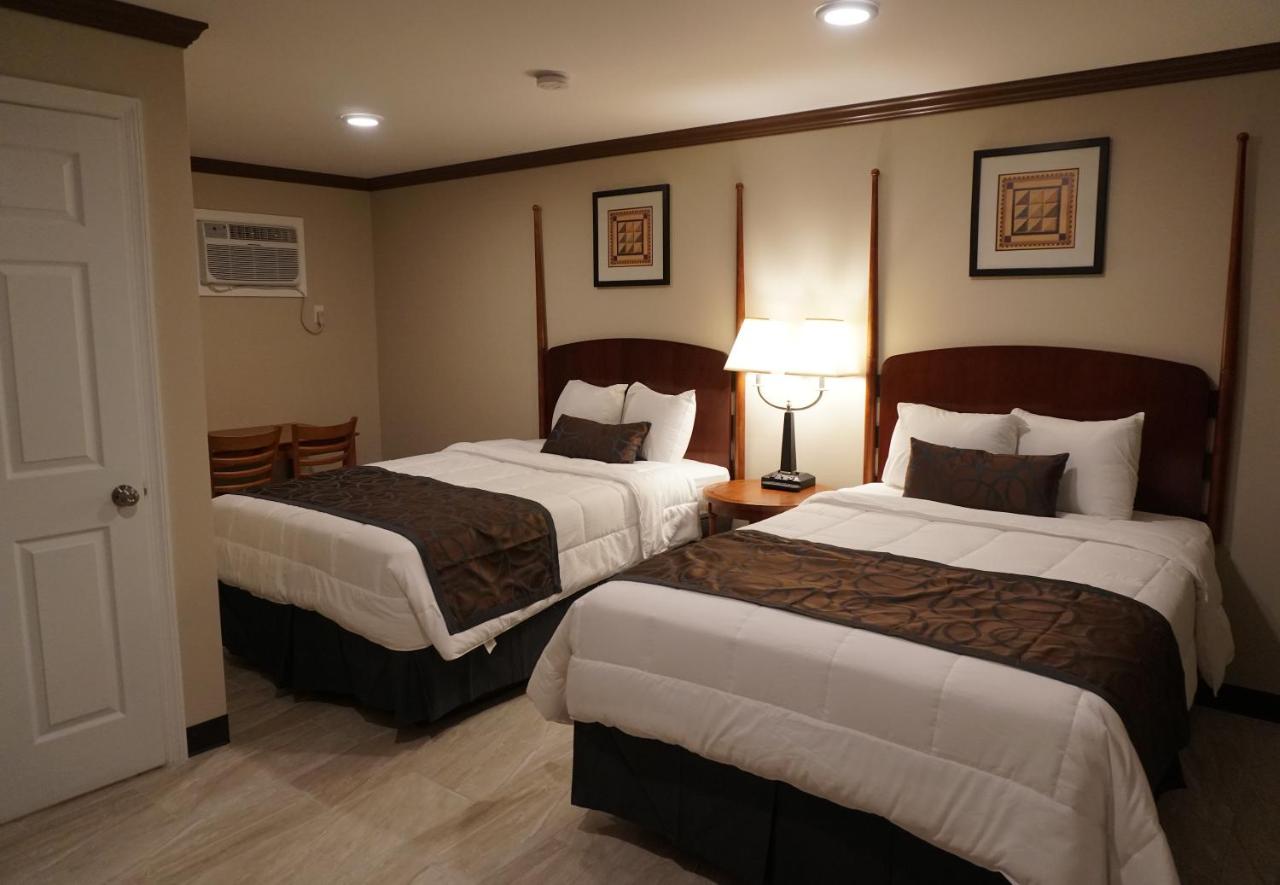 Double Room with Pool View at Beachside Resort