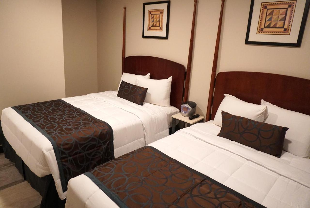Deluxe Junior Suite at Beachside Resort