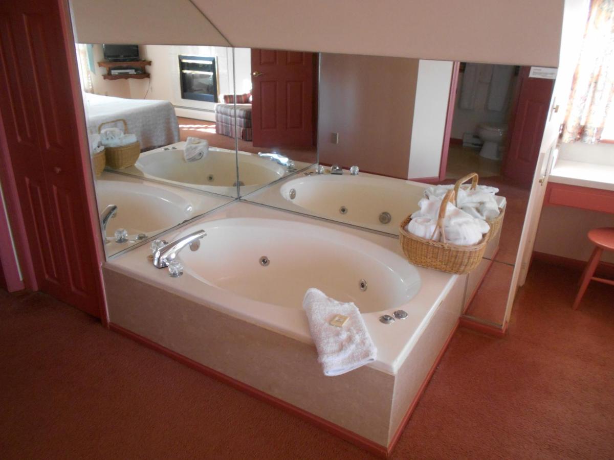 | West Ridge Bed & Breakfast