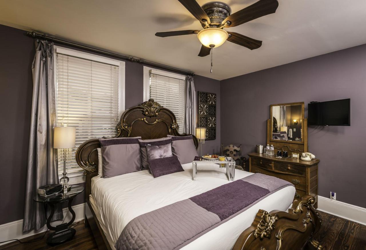 | Carriage Way Inn Bed & Breakfast Adults Only - 21 years old and up