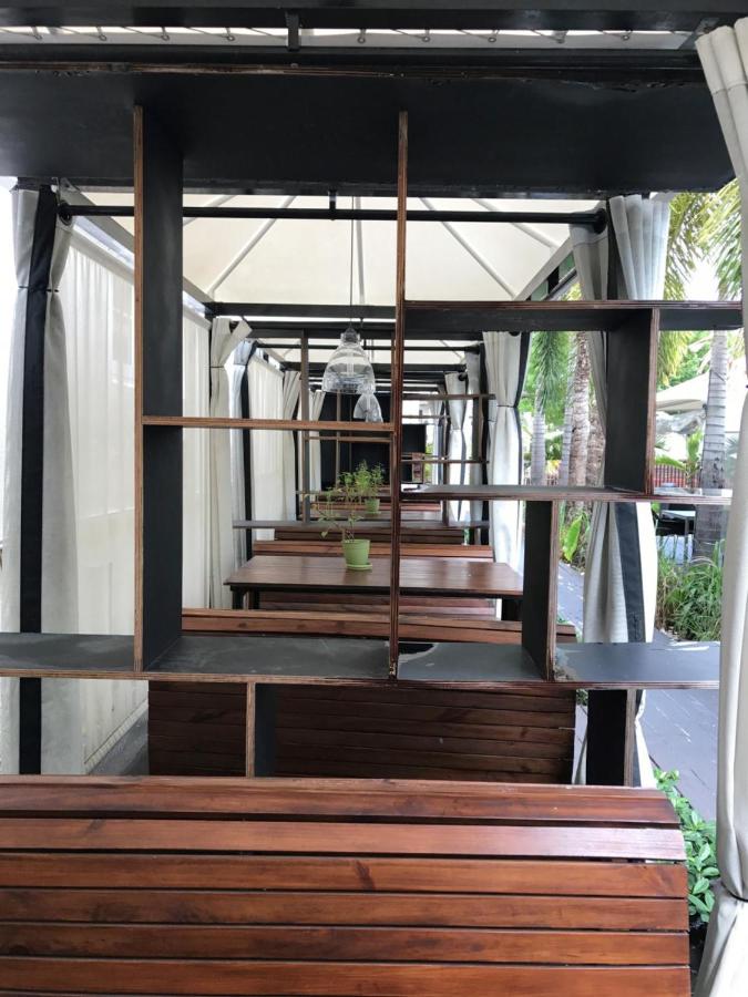 | South Beach Plaza Hotel