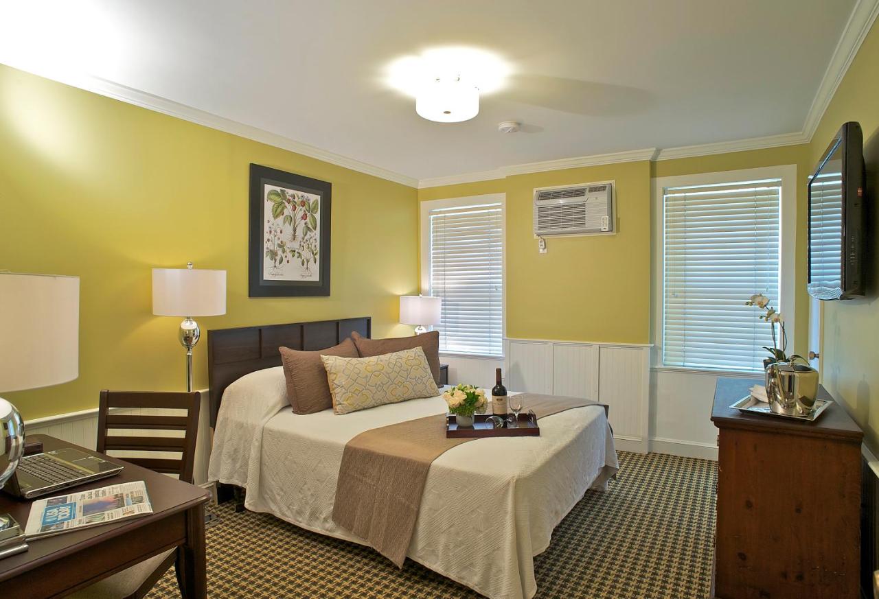  | Concord's Colonial Inn