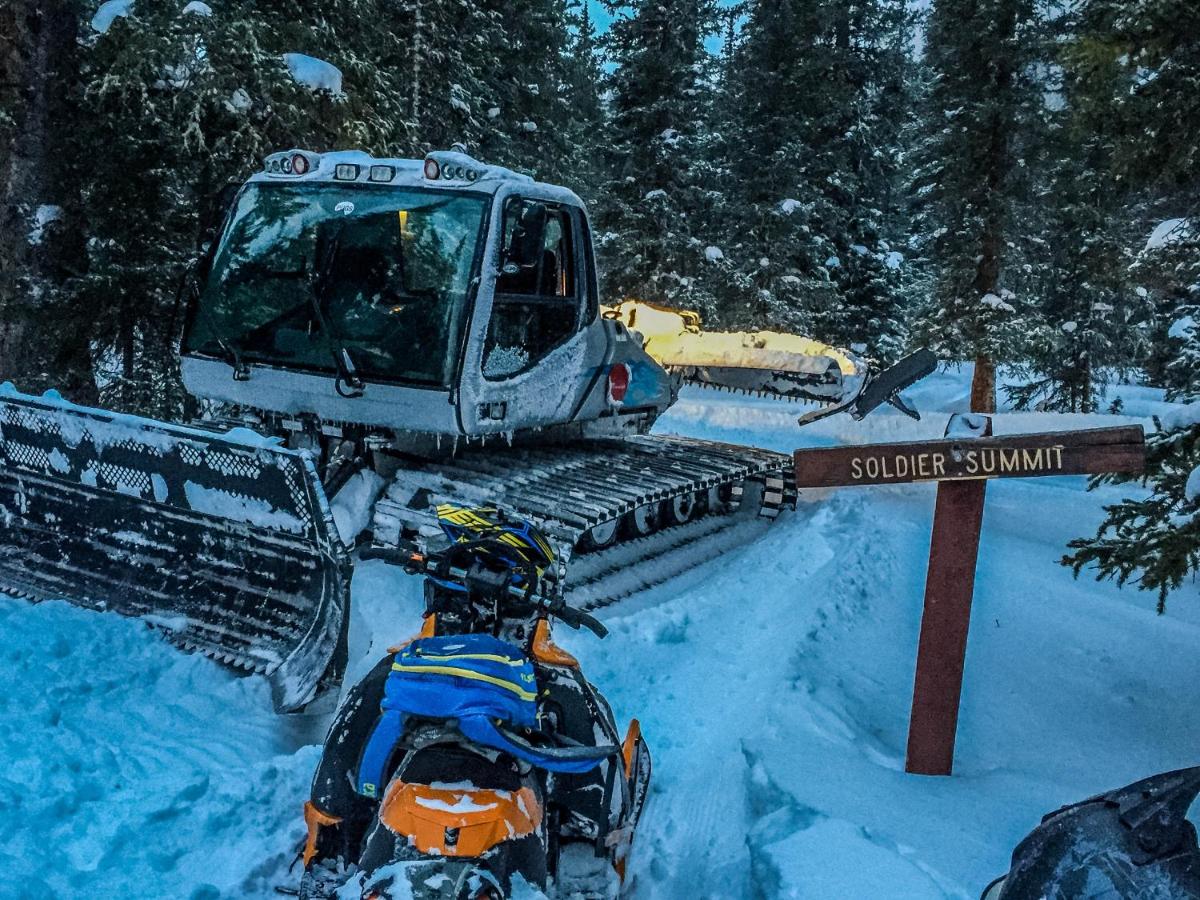 | Arrowhead Mountain Lodge