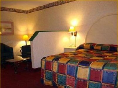 King Room with Sofa Bed at O'Hare Inn & Suites
