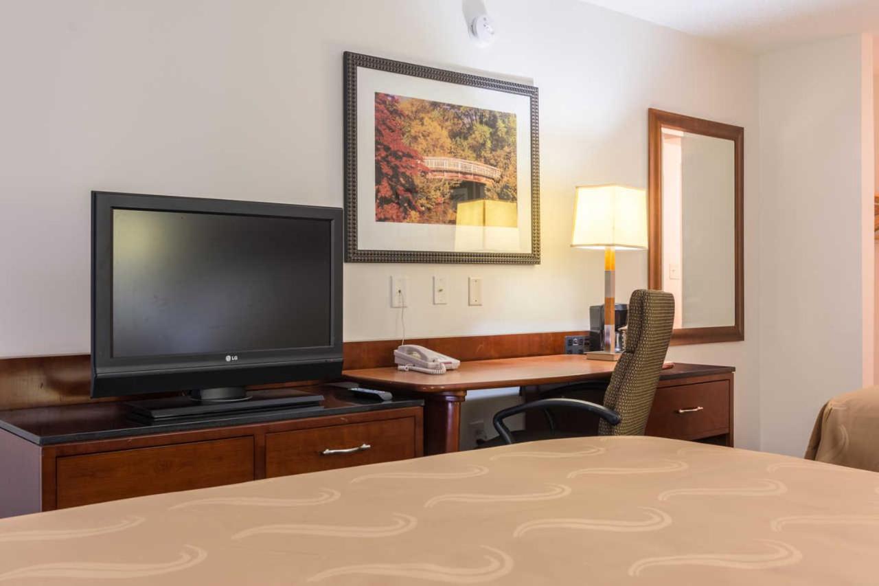 Queen Room with Two Queen Beds - Mobility Access/Non-Smoking at Days Inn by Wyndham Hartsfield Jackson Atlanta Airport West