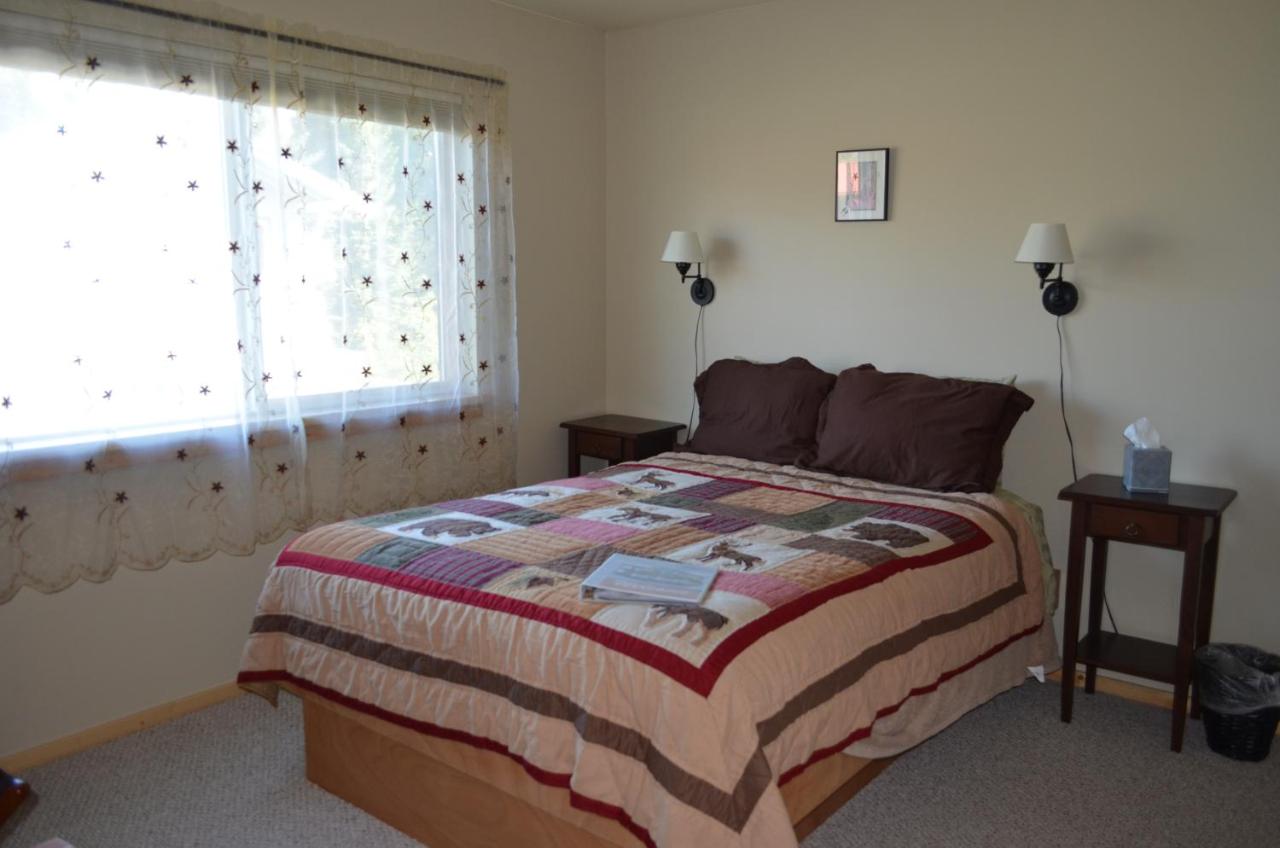 | Bay Avenue Inn