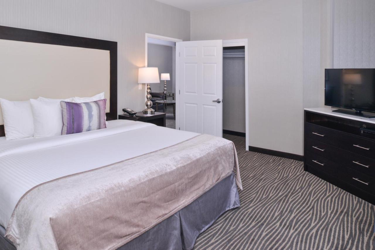 King Room at Best Western Plus Hotel At The Convention Center