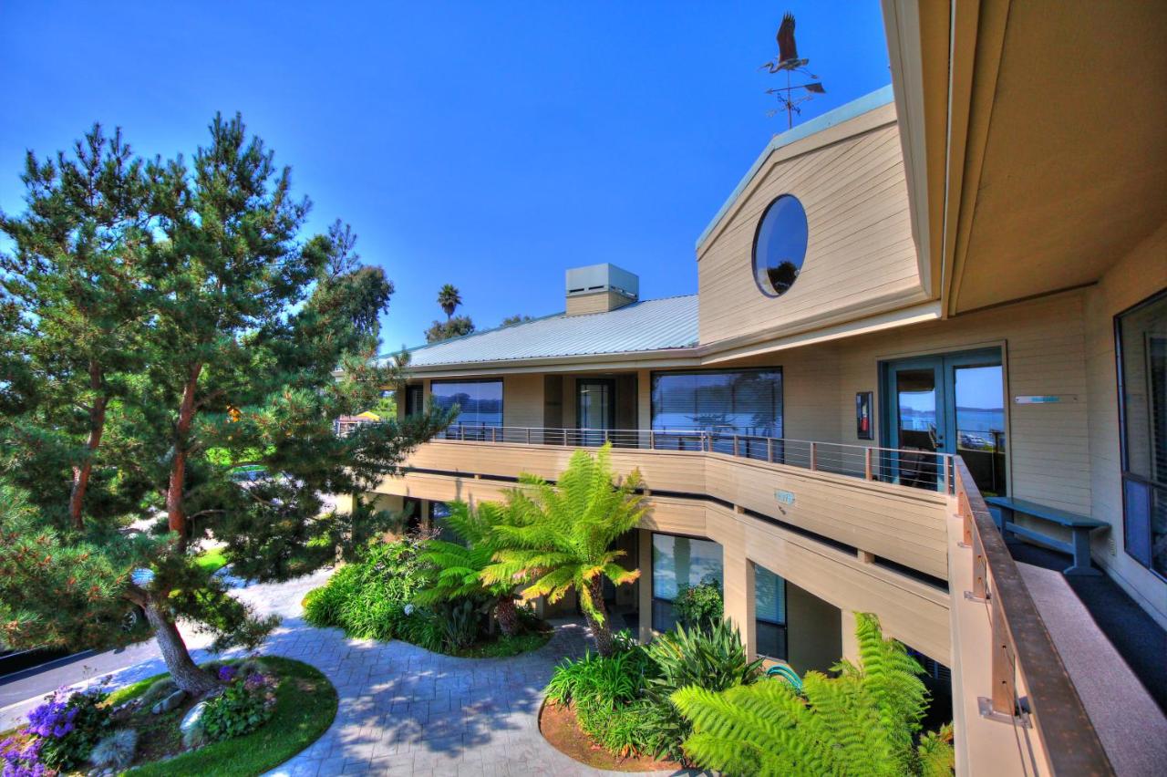 | Baywood Inn Bed & Breakfast
