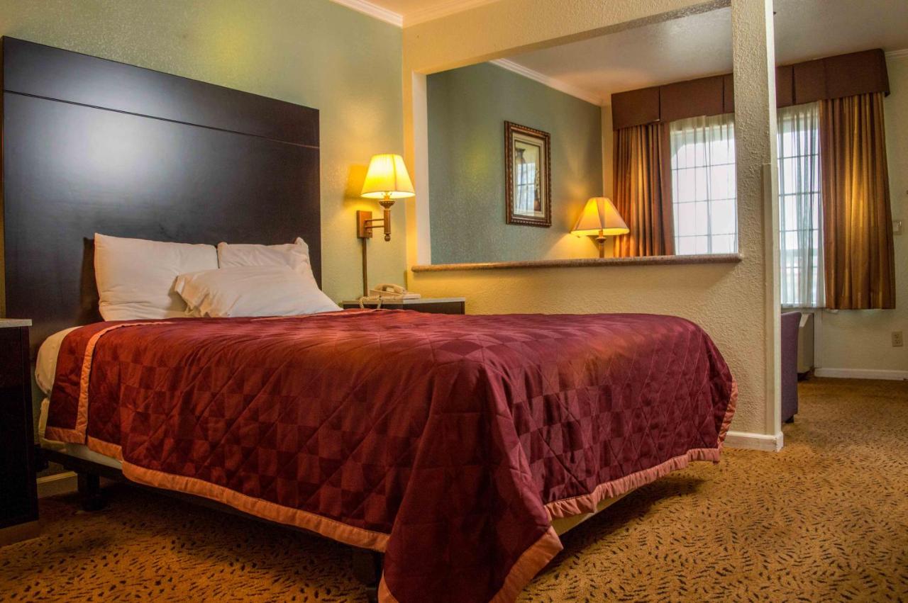 | Executive Inn & Suites Sacramento