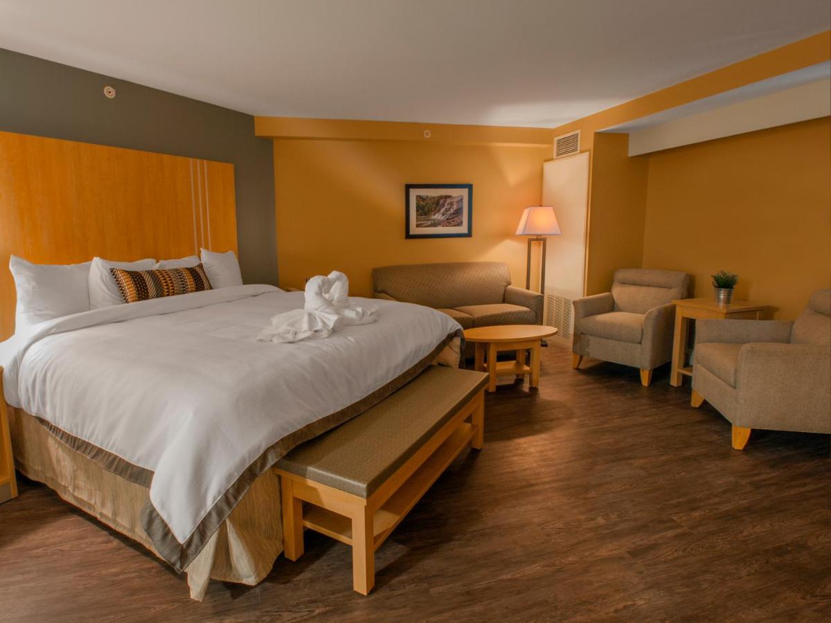 | Hotel Ithaca