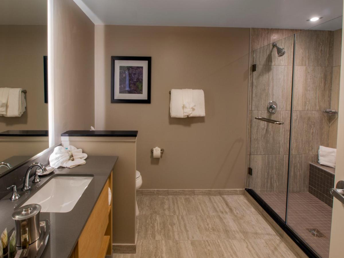 | Hotel Ithaca