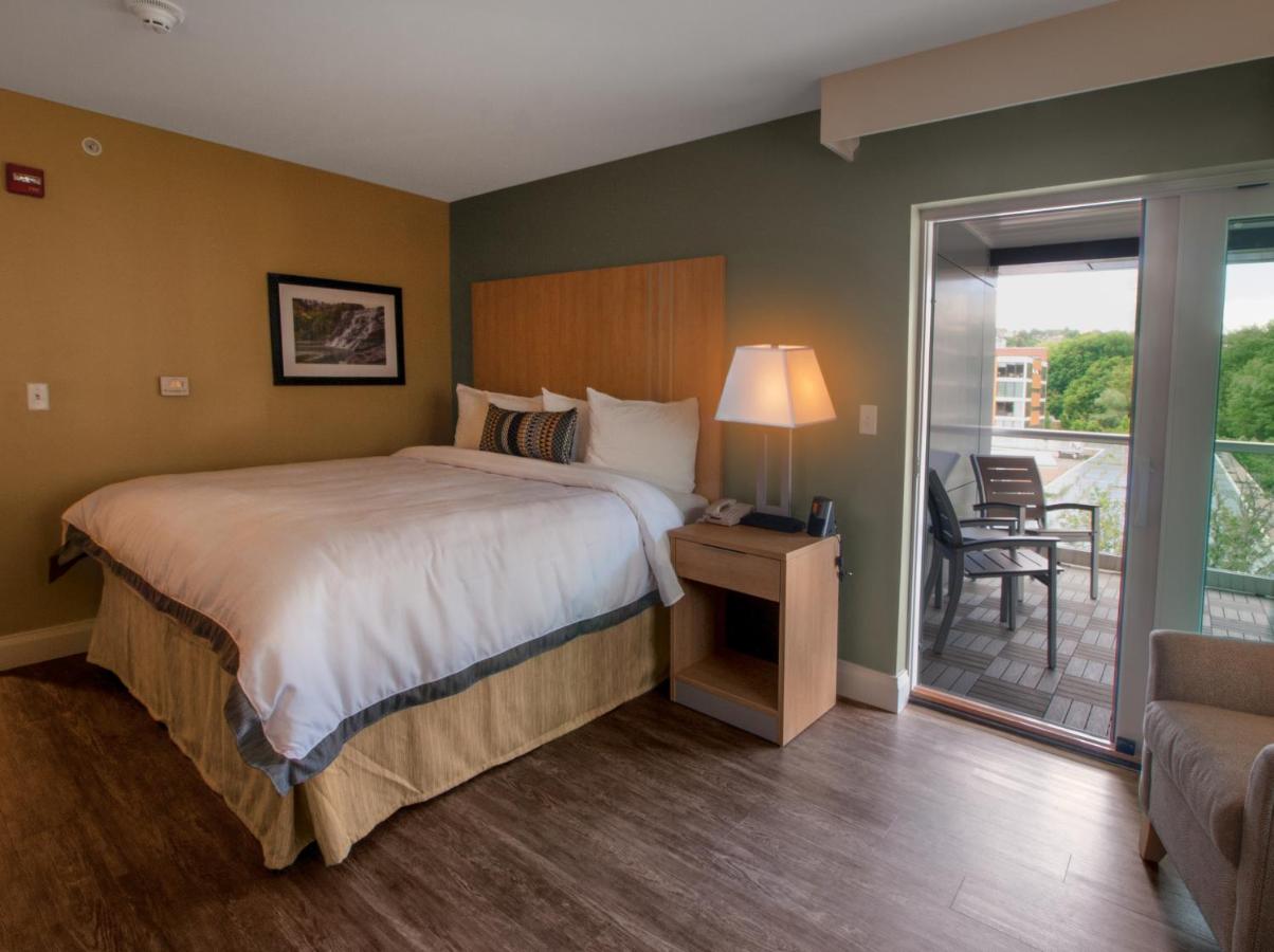 | Hotel Ithaca
