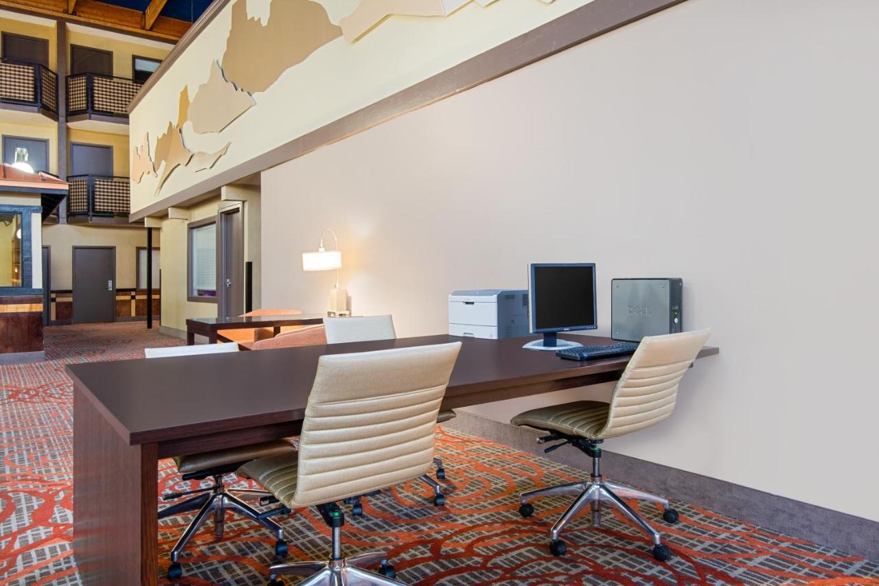 Ramada Plaza & Conference Center by Wyndham Gillette