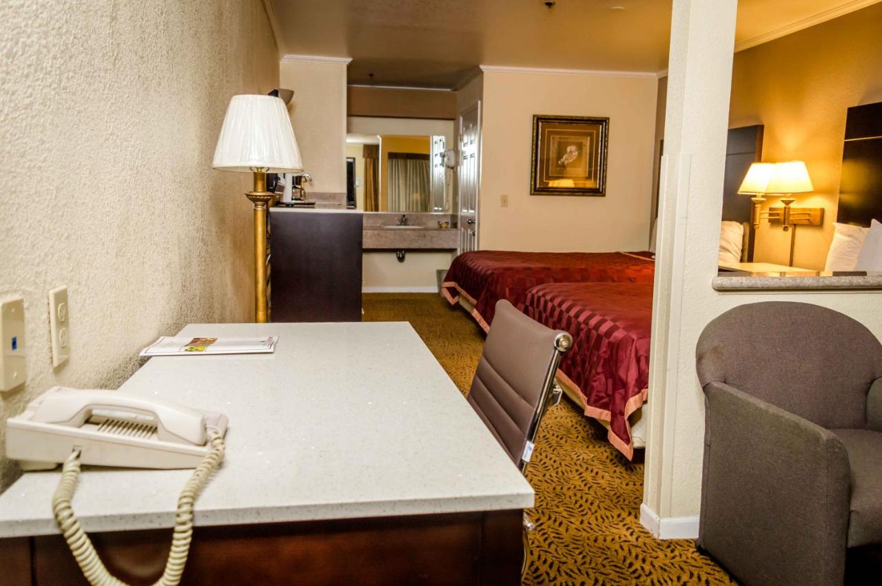 | Executive Inn & Suites Sacramento