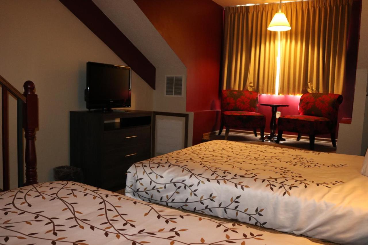 Loft Suite with 2 Queen Beds at Roosevelt Inn Mount Rushmore