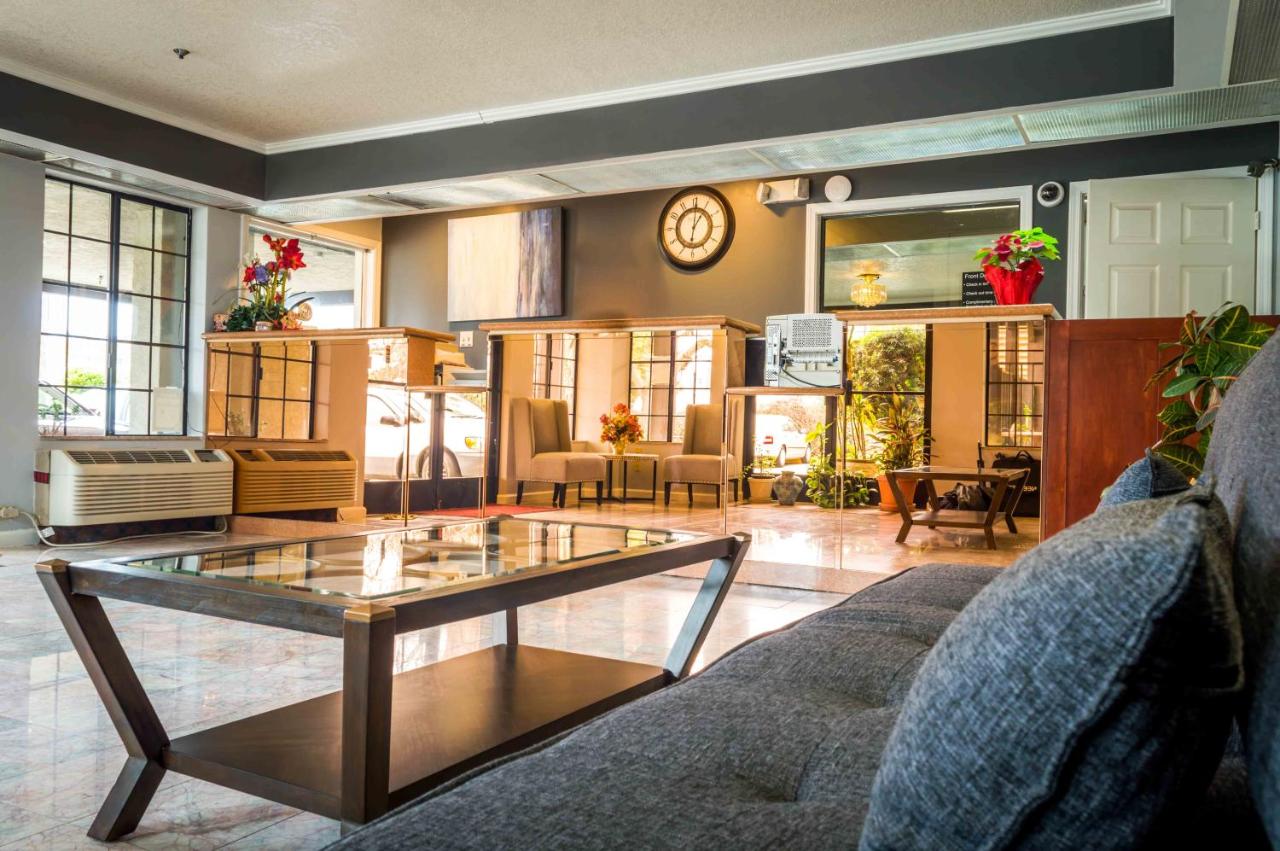 | Executive Inn & Suites Sacramento