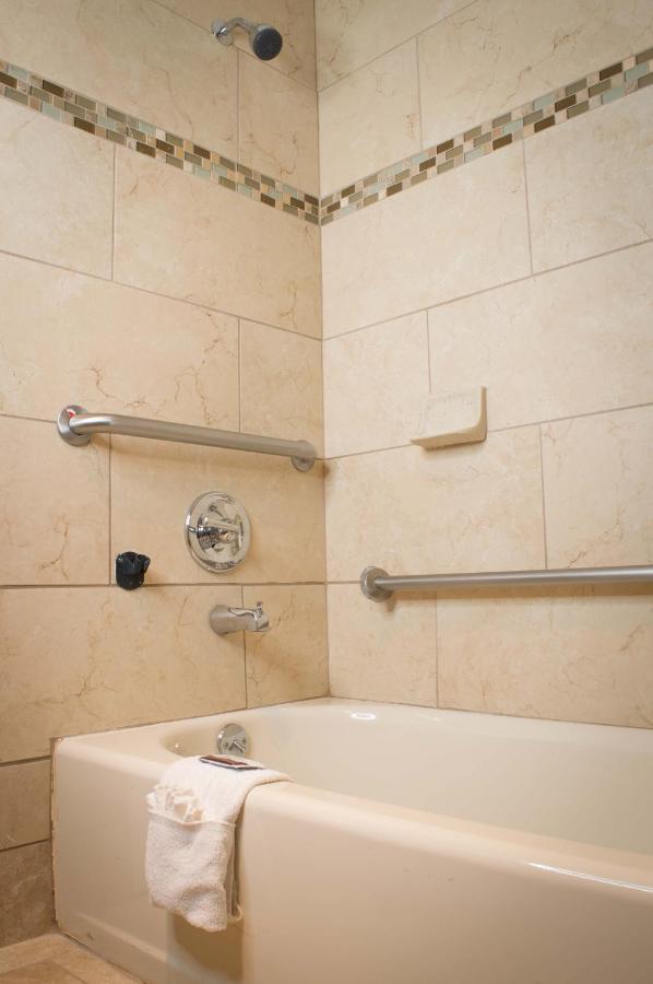 | Executive Inn & Suites Sacramento