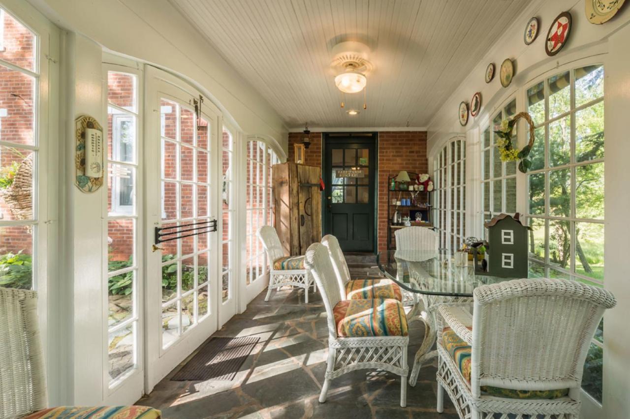 | Lightner Farmhouse B&B