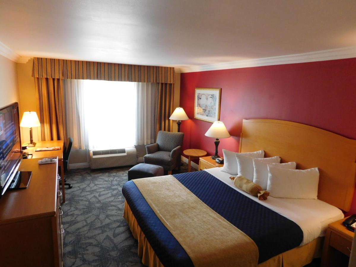 Deluxe King Room - Non-Smoking at Best Western Plus Anaheim Orange County Hotel