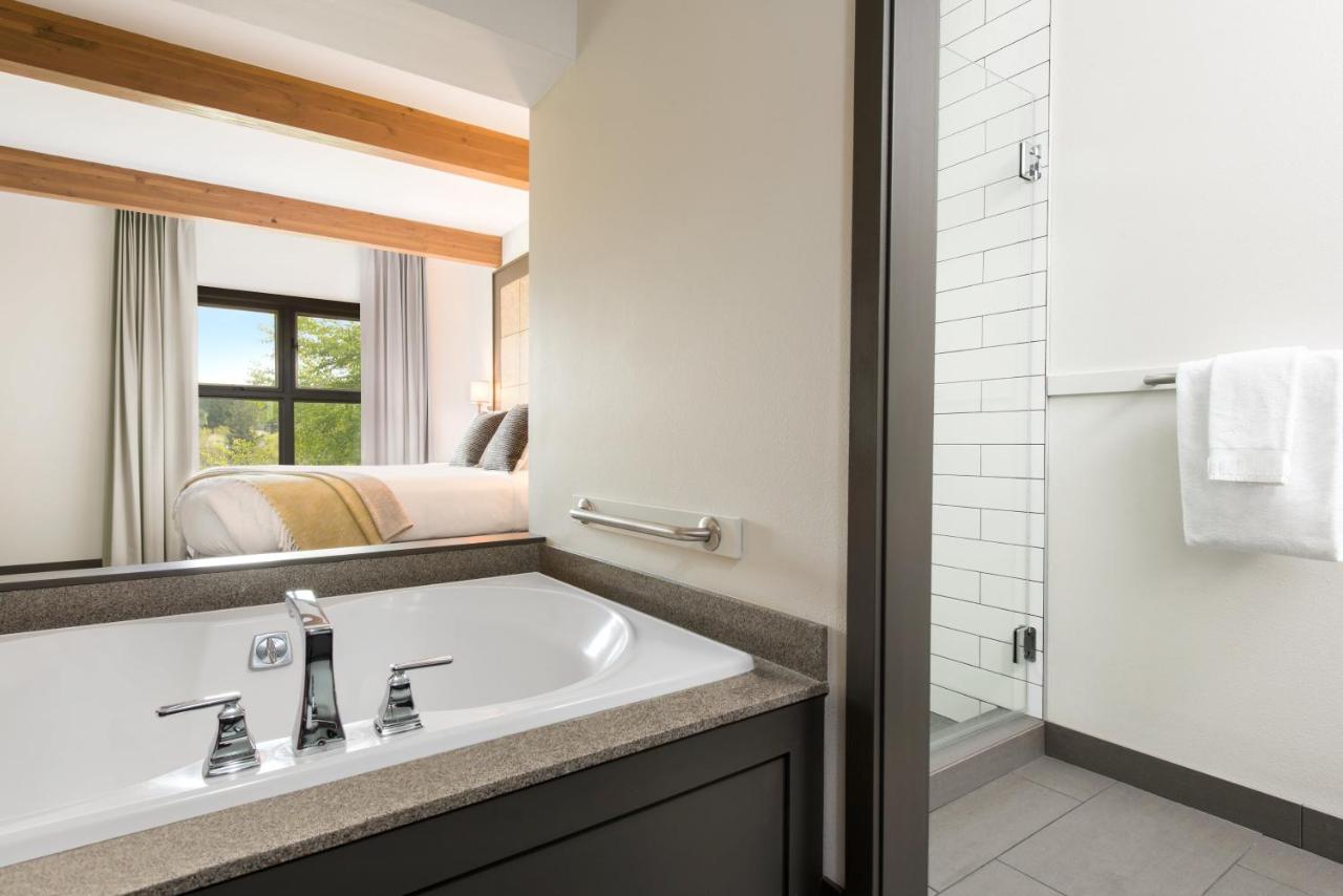 | Friday Harbor House