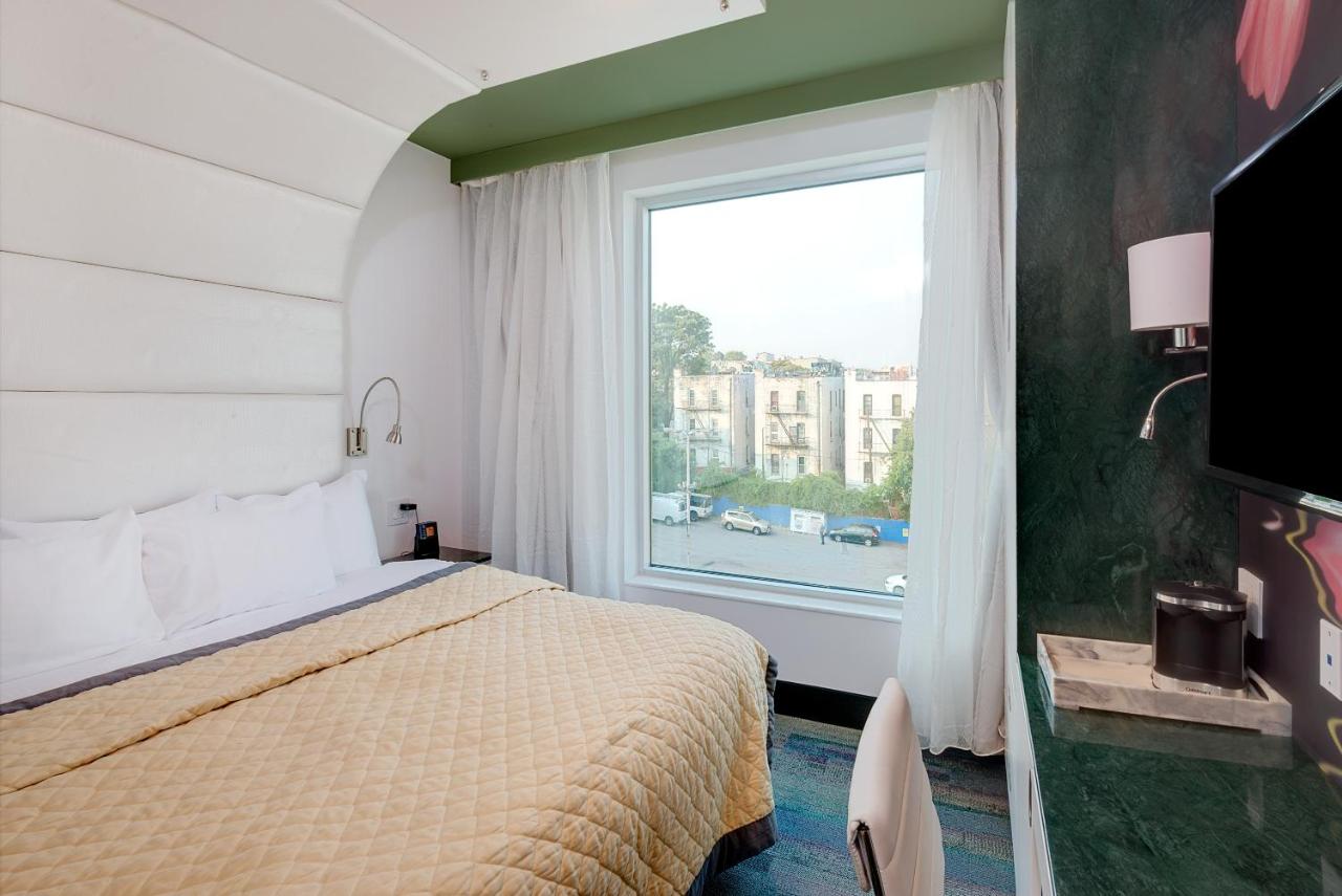 Deluxe King Room at Wyndham Garden Brooklyn Sunset Park
