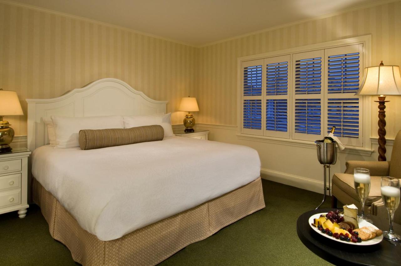 | Chatham Wayside Inn