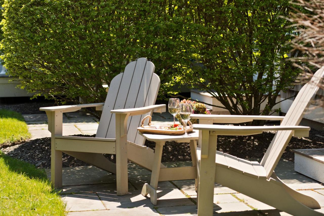 | Chatham Wayside Inn
